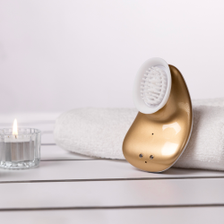 Twitch - Handsfree Suction and Vibration Toy